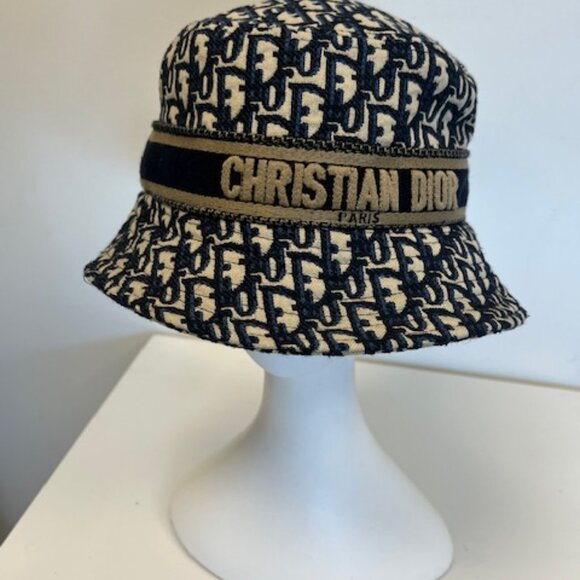 CHRISTIAN DIOR BUCKET HAT - Picture 1 of 7